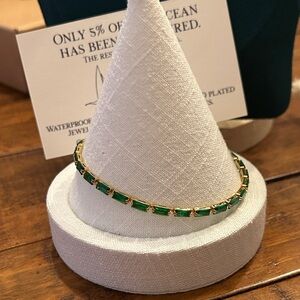 Oshena designer beachwear emerald Green faceted stone Bracelet FREE Jewelry BOX‎